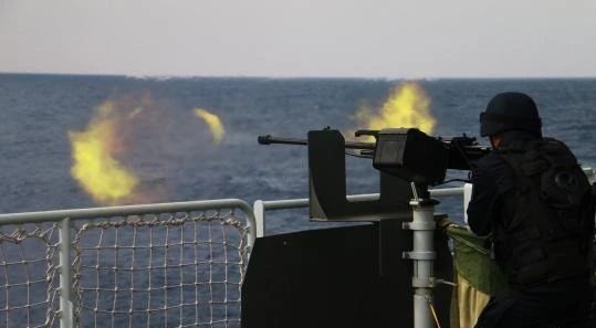 海事武装护航.jpg