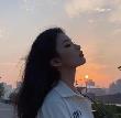 女保镖在什么地方吃饭？