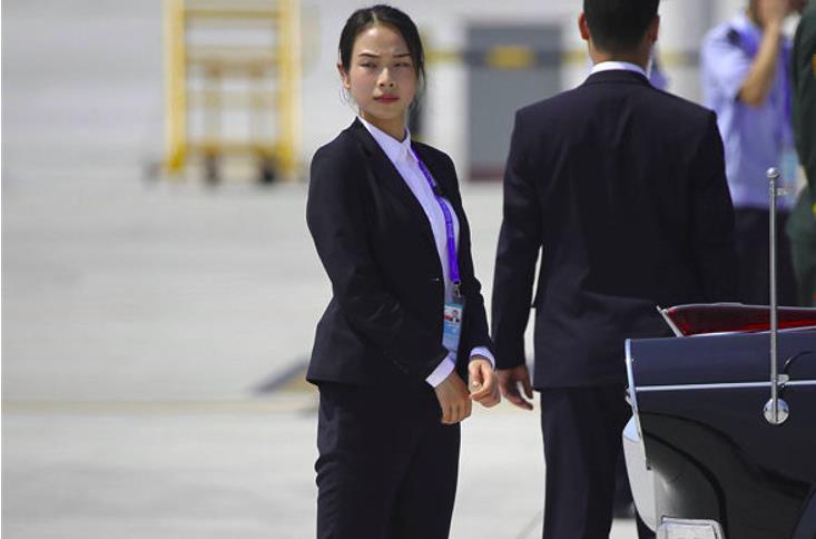 女保镖如何平衡自己和保护对象的安全？